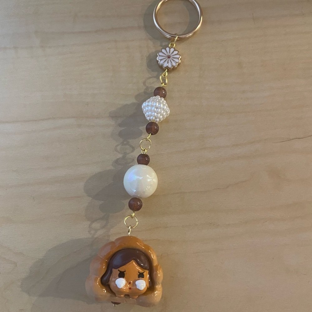 Cry baby croissant bread loaf keychain!!